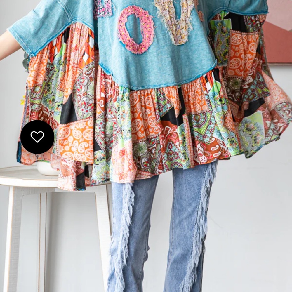 OH878–🚨LAST ONE) OLI AND HALI—WASHED ROUND NECK LOVE PATCHWORK - Picture 7 of 8